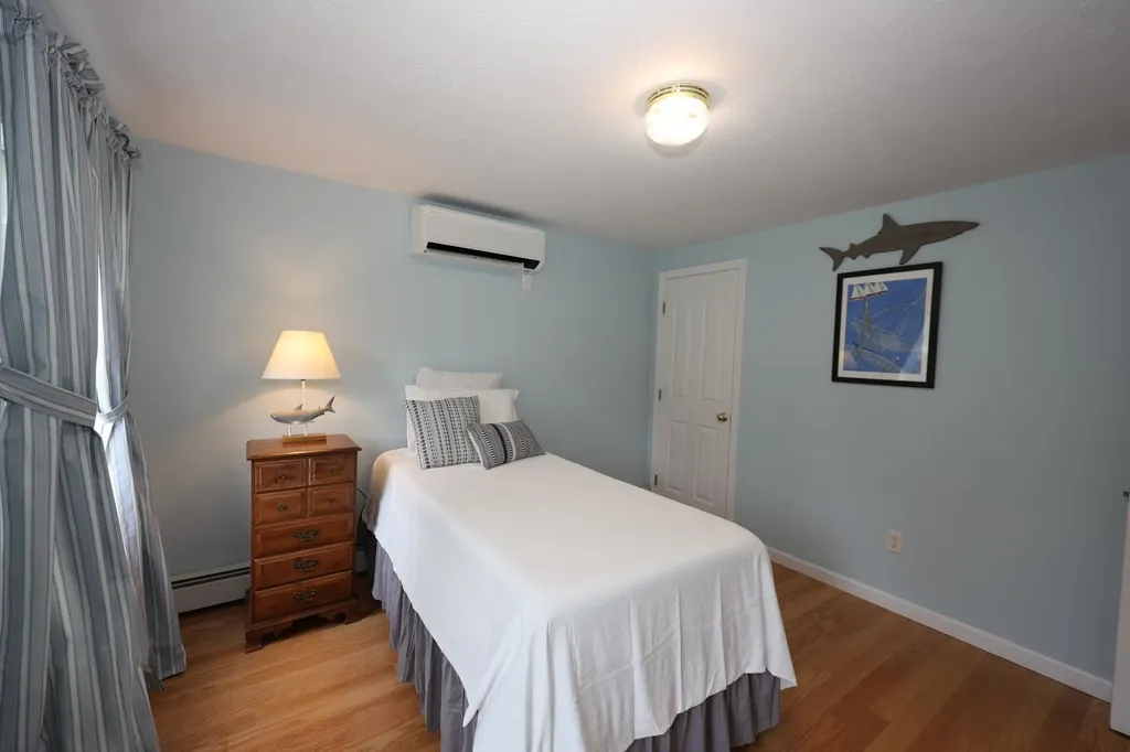 19 Burgess Drive Litchfield NH 03052