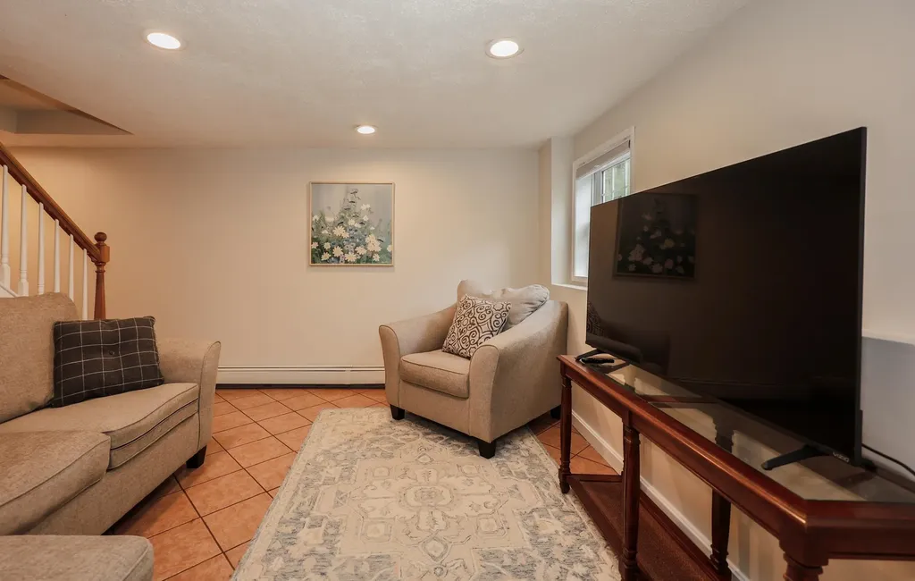 19 Burgess Drive Litchfield NH 03052