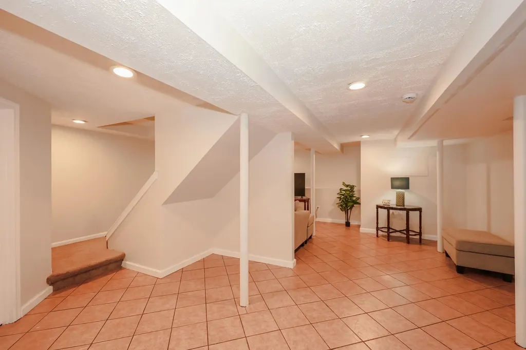 19 Burgess Drive Litchfield NH 03052