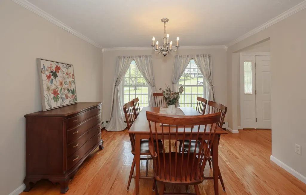 19 Burgess Drive Litchfield NH 03052