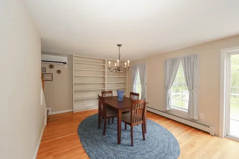 19 Burgess Drive Litchfield NH 03052