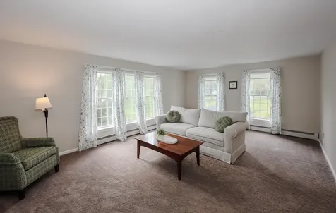 19 Burgess Drive Litchfield NH 03052