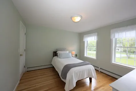 19 Burgess Drive Litchfield NH 03052