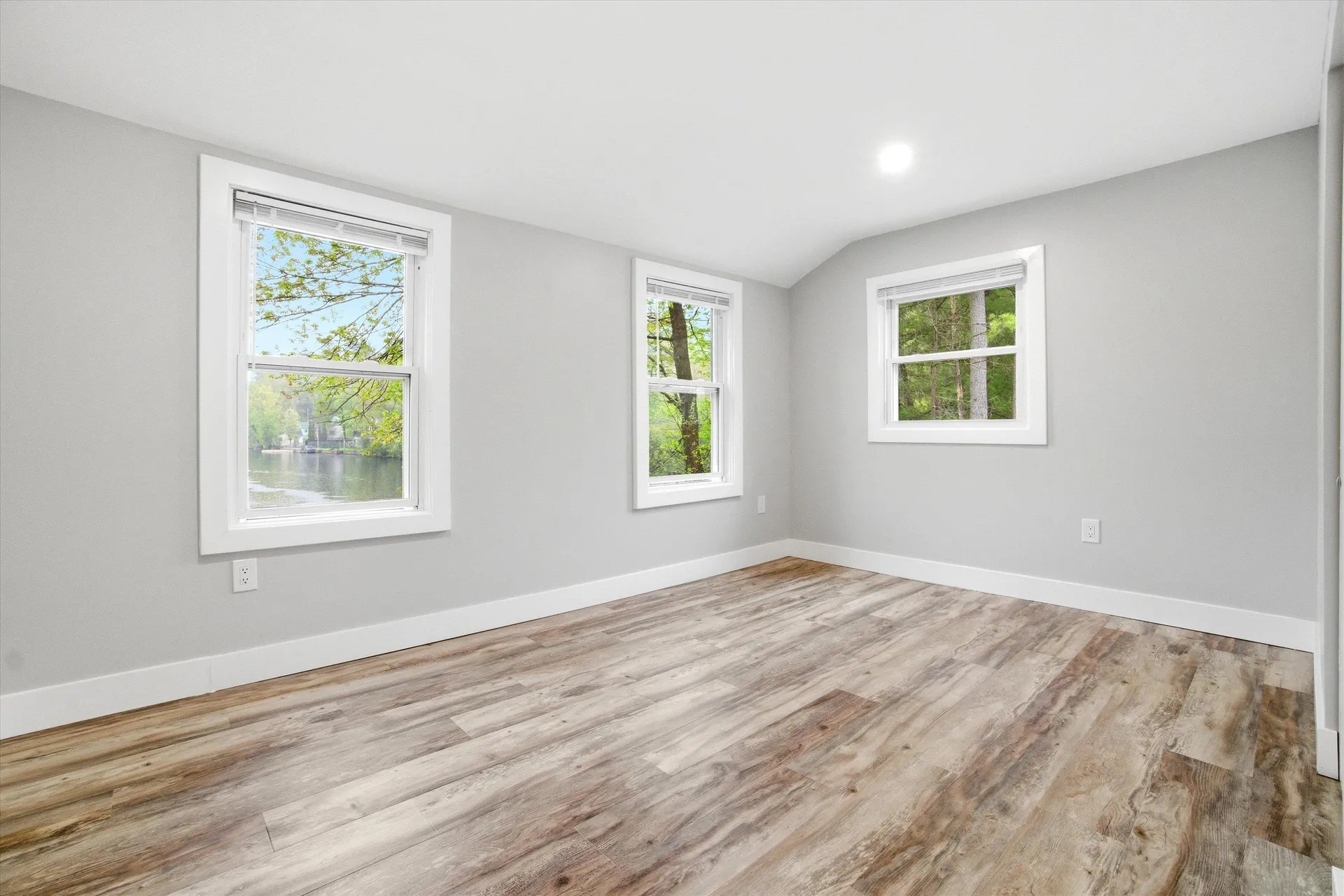 93 Lynchville Park Road Goffstown NH 03045