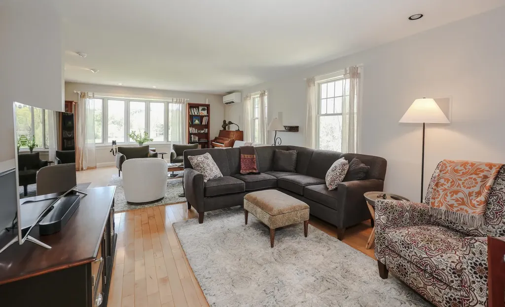 118 Perkins Road Madbury NH 03823