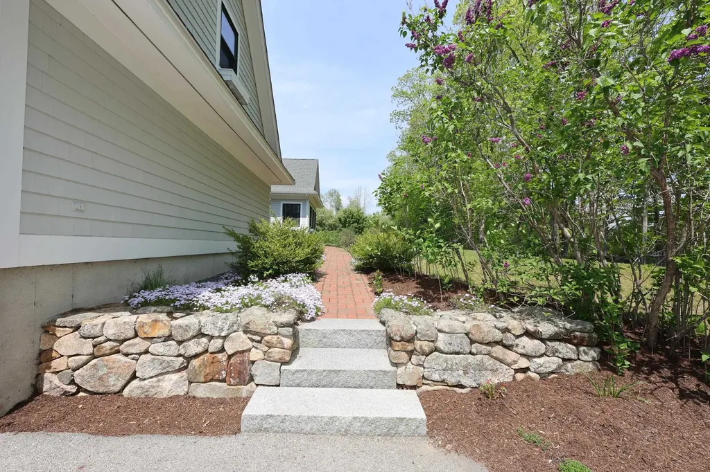118 Perkins Road Madbury NH 03823