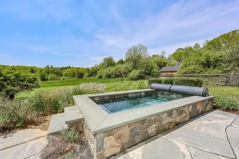 118 Perkins Road Madbury NH 03823