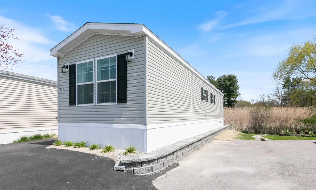 88 A Brookwood Drive Salem NH 03079