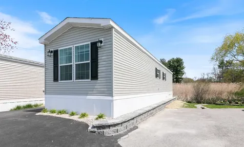 88 A Brookwood Drive Salem NH 03079