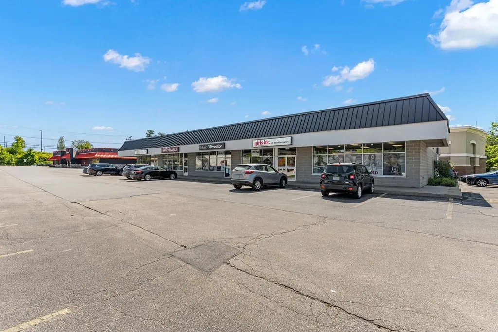 1711 S Willow Street Manchester NH 03103