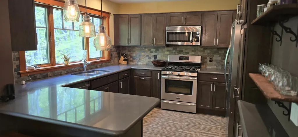 96 Hawkwood Lane Hartford VT 05059