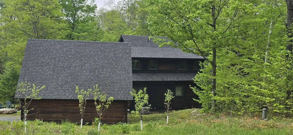 96 Hawkwood Lane Hartford VT 05059