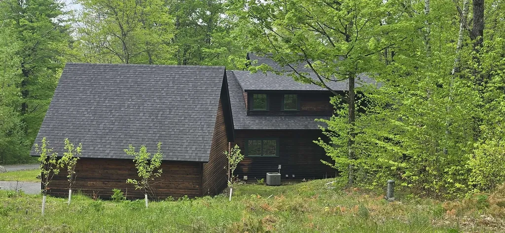 96 Hawkwood Lane Hartford VT 05059