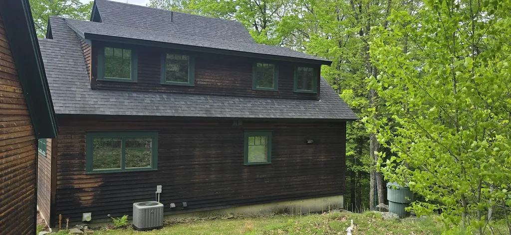 96 Hawkwood Lane Hartford VT 05059