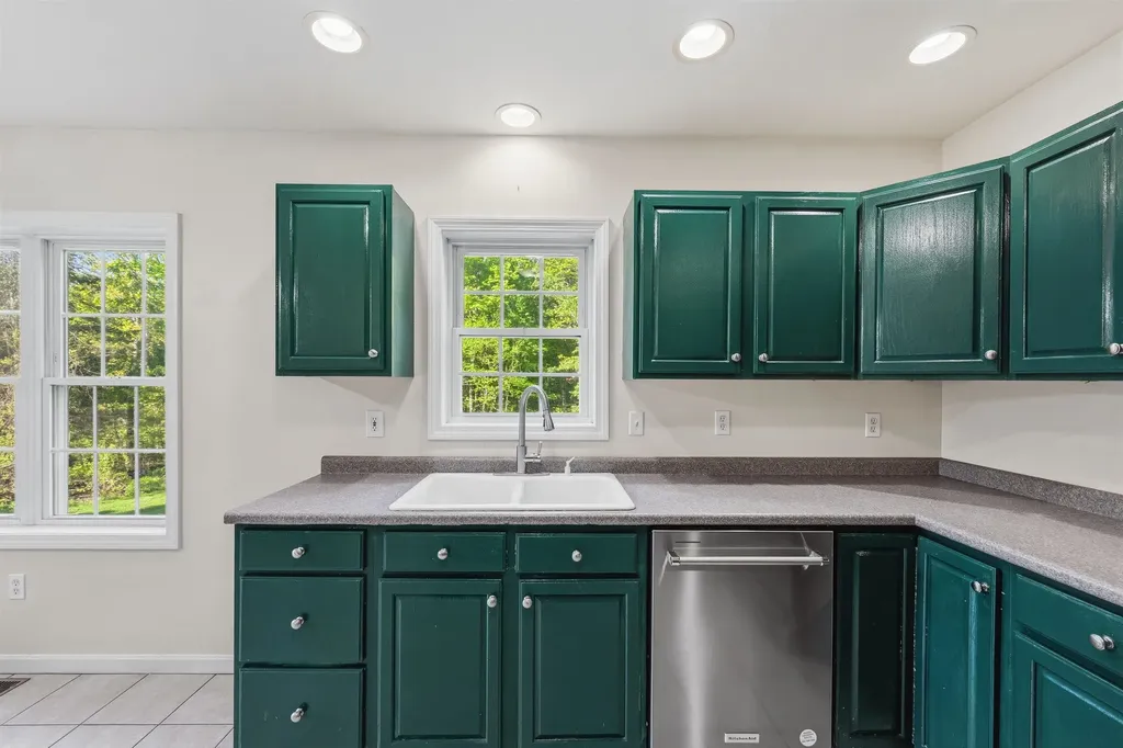 210 Kent Farm Road Hampstead NH 03841