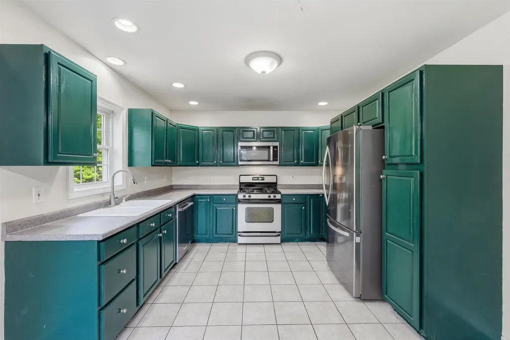 210 Kent Farm Road Hampstead NH 03841