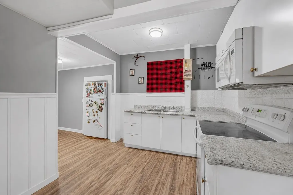 35 Jackson Street Littleton NH 03561