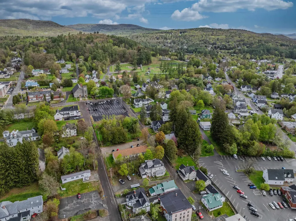 35 Jackson Street Littleton NH 03561