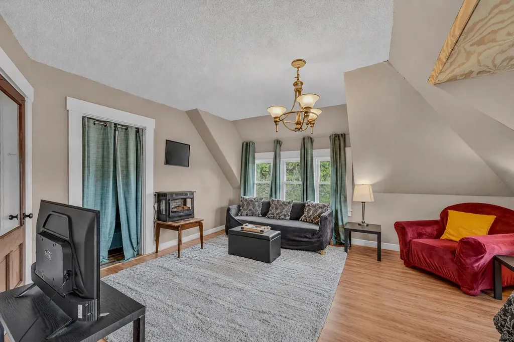 35 Jackson Street Littleton NH 03561