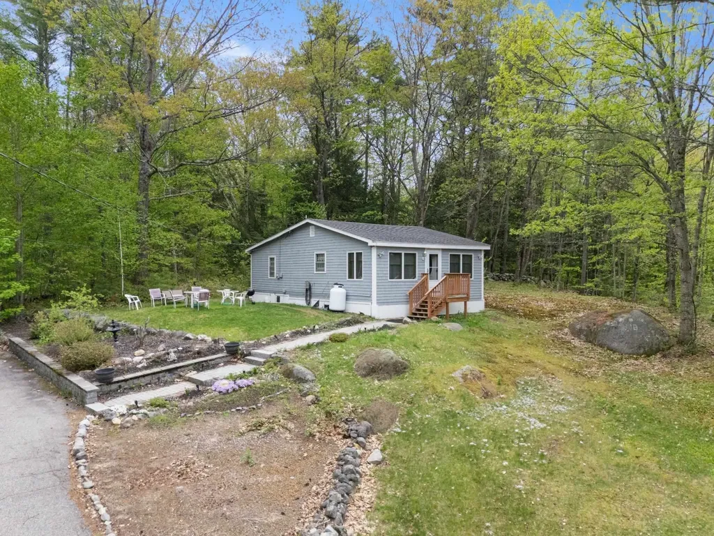 25 S Mayhew Turnpike Hebron NH 03241