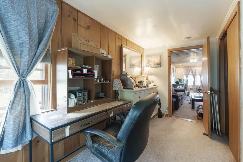 25 S Mayhew Turnpike Hebron NH 03241
