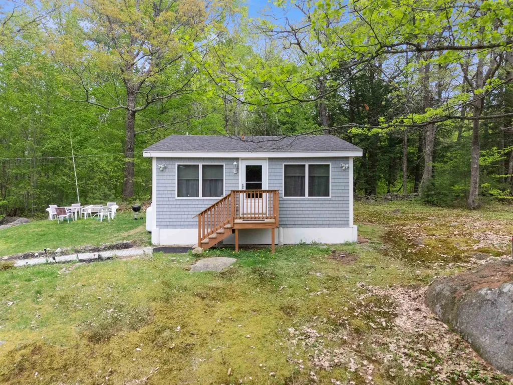 25 S Mayhew Turnpike Hebron NH 03241