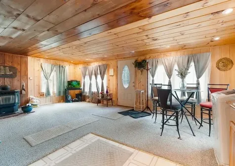 25 S Mayhew Turnpike Hebron NH 03241