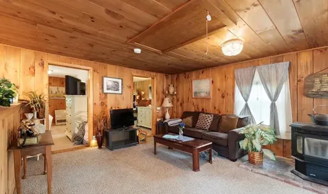 25 S Mayhew Turnpike Hebron NH 03241