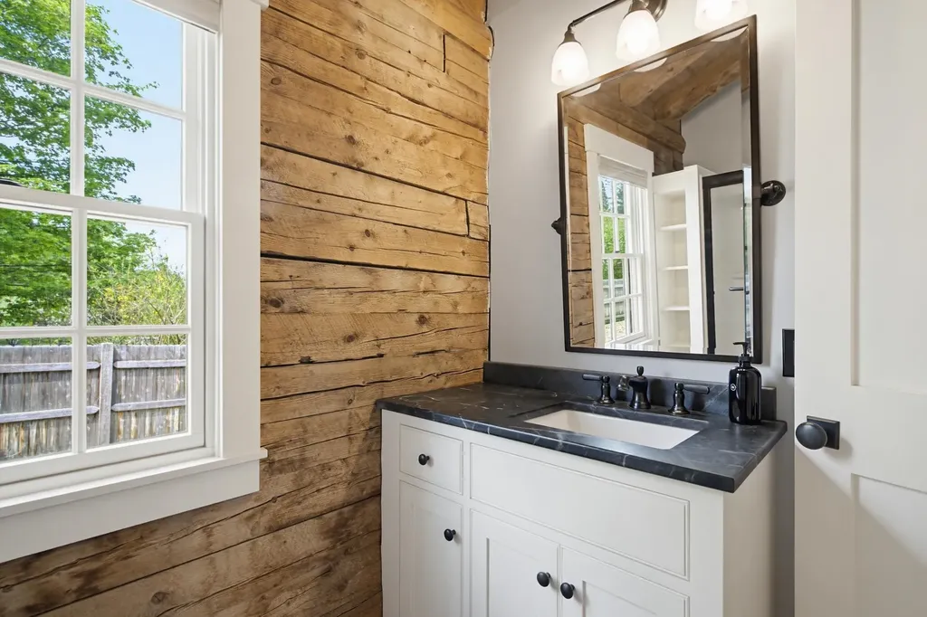 84 New Hampton Road Franklin NH 03235