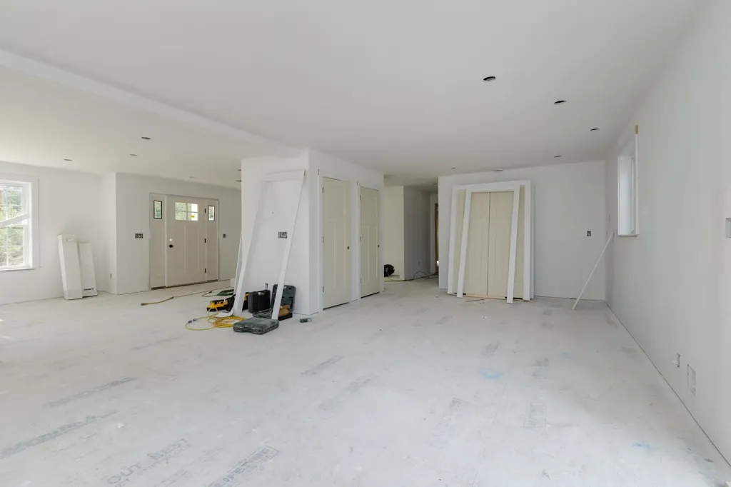 527 North West Road Canterbury NH 03224