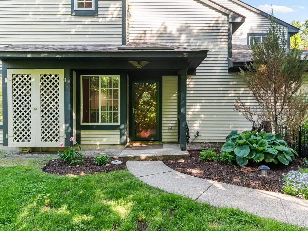 9 Lake Forest Drive Burlington VT 05401