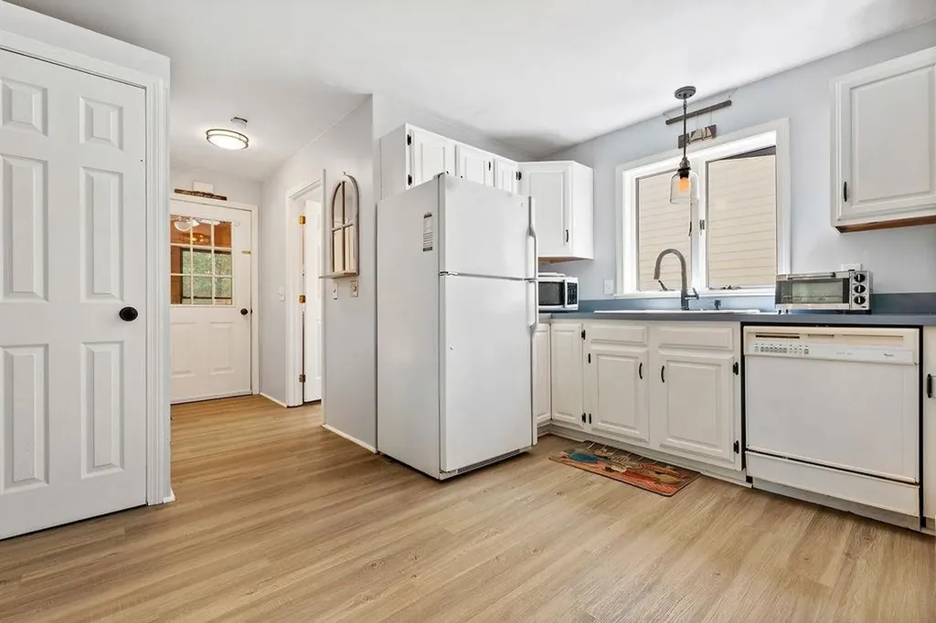 121 Garnet Street Sunapee NH 03782