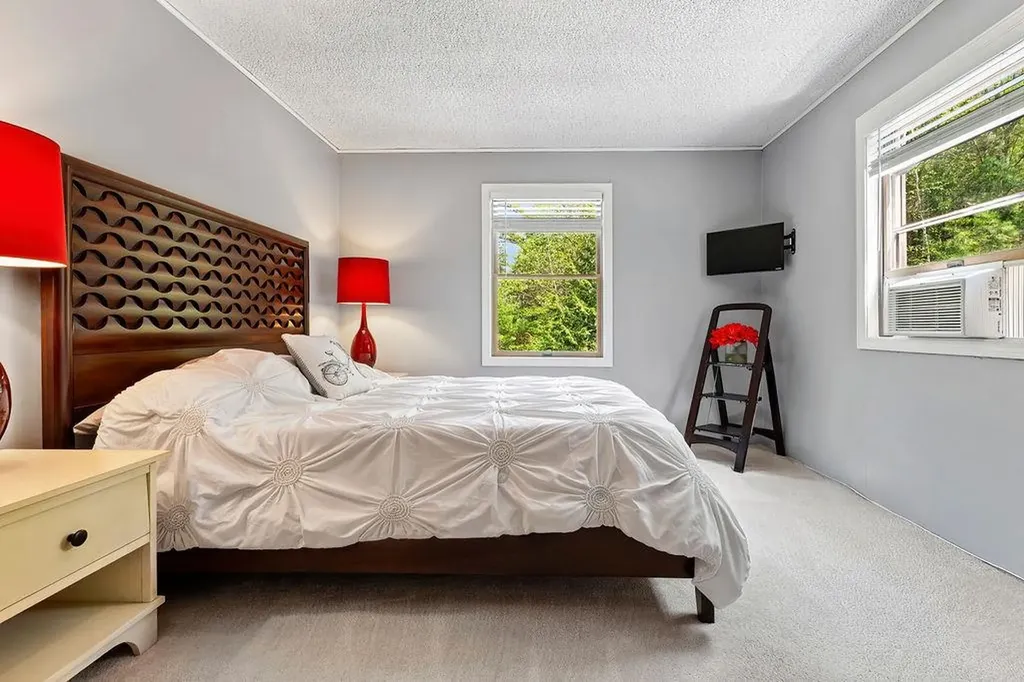 121 Garnet Street Sunapee NH 03782