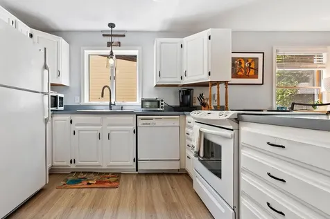 121 Garnet Street Sunapee NH 03782