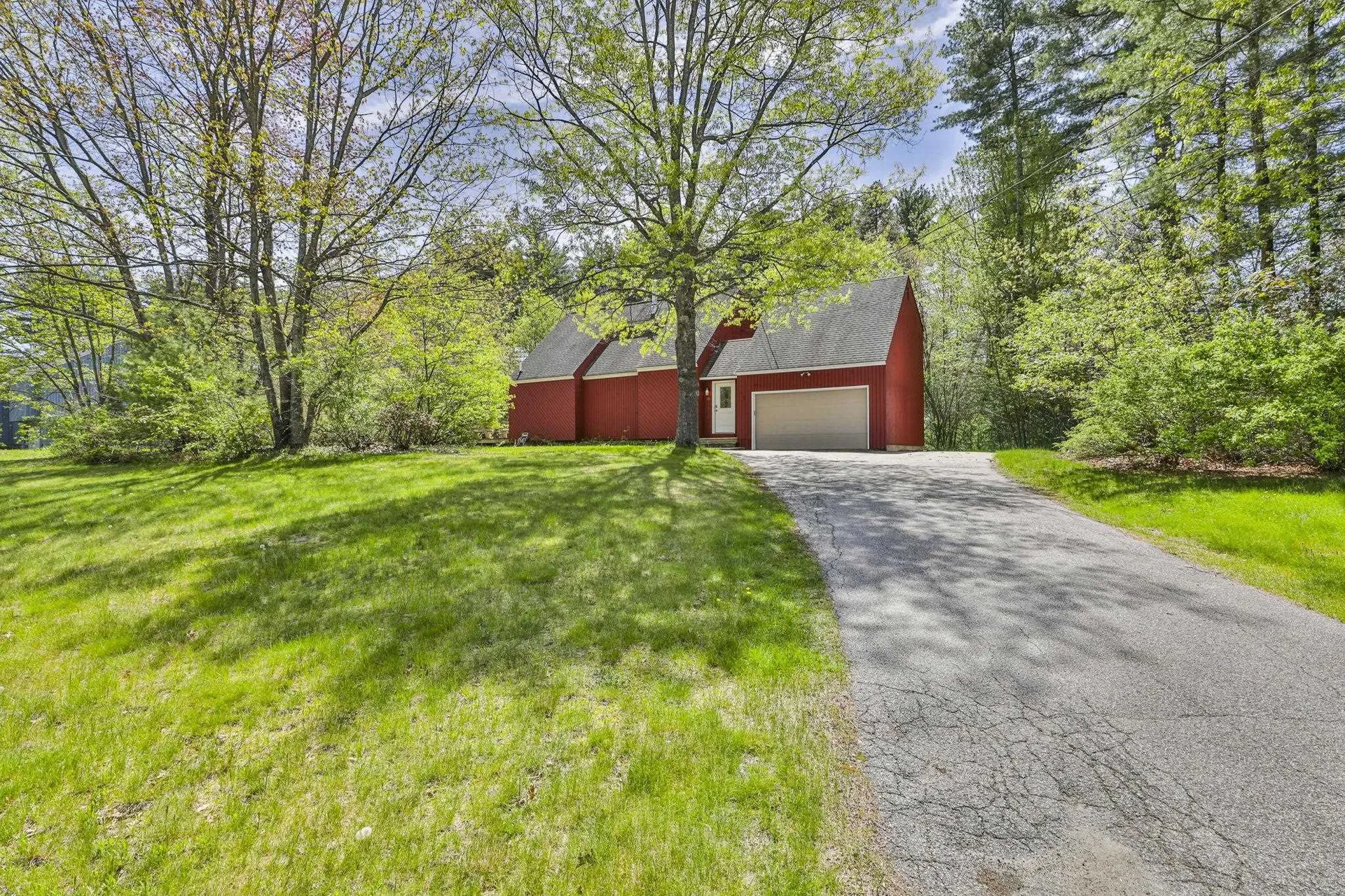 21 St Laurent Drive Hudson NH 03051