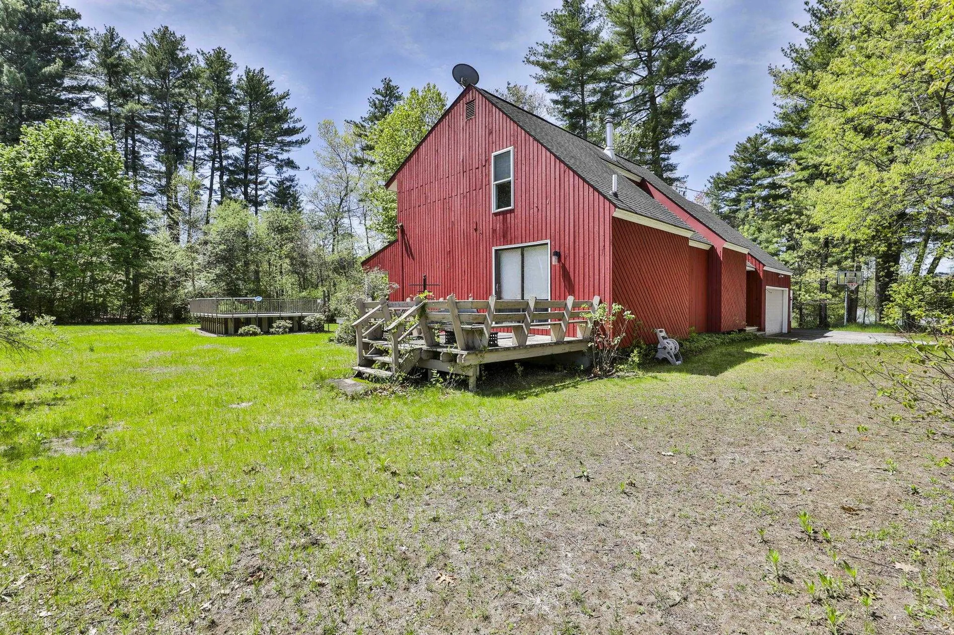 21 St Laurent Drive Hudson NH 03051
