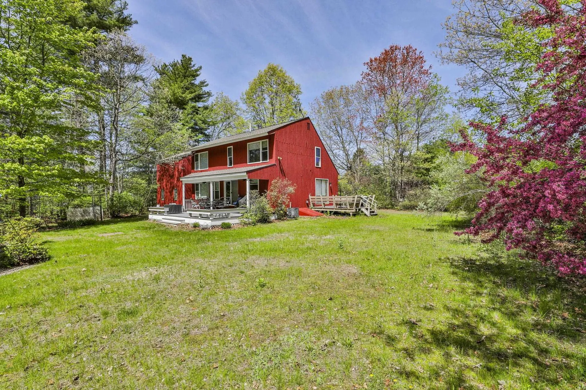21 St Laurent Drive Hudson NH 03051