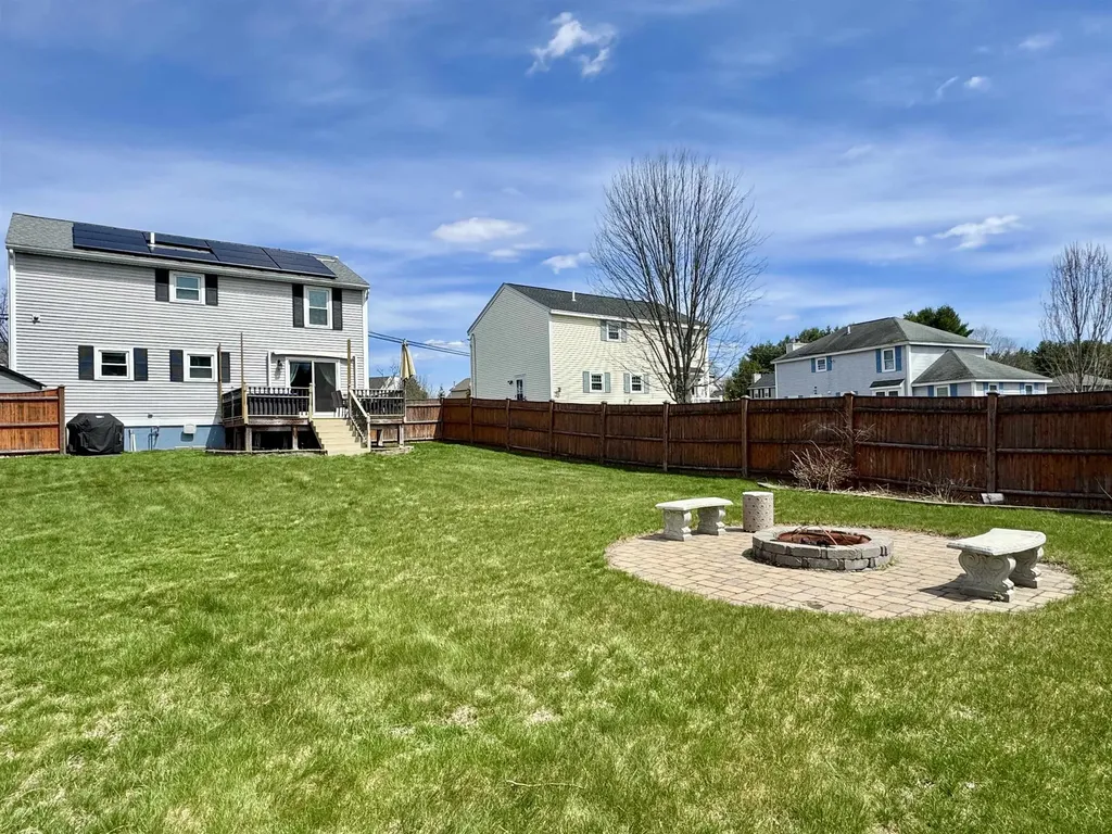 31 Aaron Drive Manchester NH 03109
