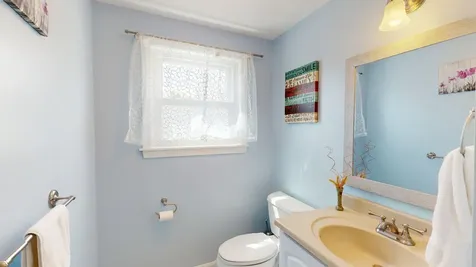 31 Aaron Drive Manchester NH 03109