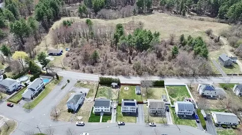31 Aaron Drive Manchester NH 03109