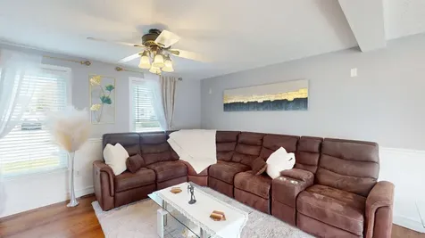 31 Aaron Drive Manchester NH 03109