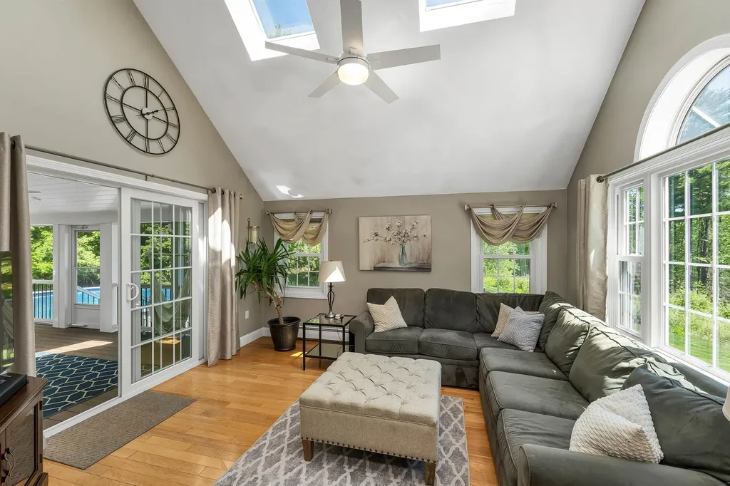 70 Catherine Avenue Hampstead NH 03826