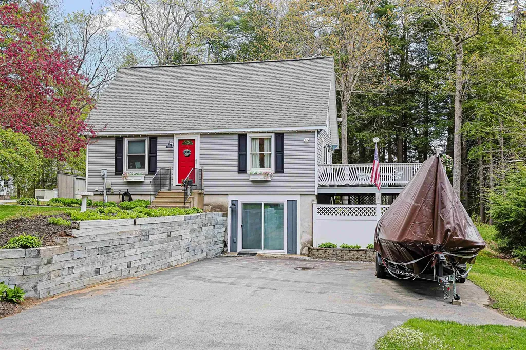 53 Dalton Drive Barnstead NH 03225