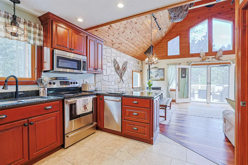 53 Dalton Drive Barnstead NH 03225
