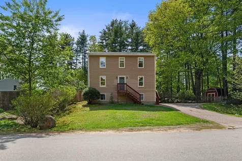 80 Woodlands Drive Epping NH 03042