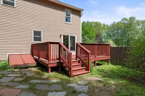 80 Woodlands Drive Epping NH 03042