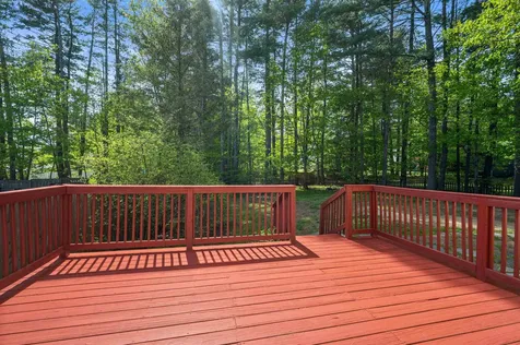 80 Woodlands Drive Epping NH 03042