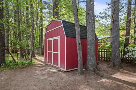 80 Woodlands Drive Epping NH 03042