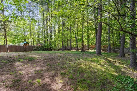 80 Woodlands Drive Epping NH 03042