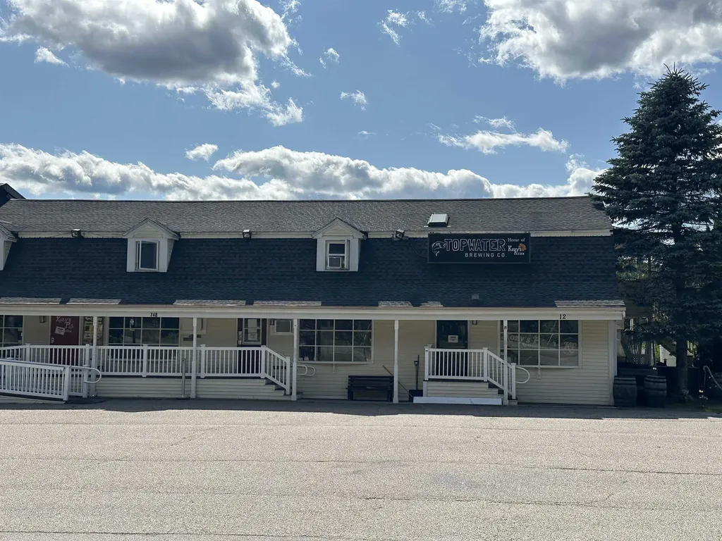 748 Calef Highway Barrington NH 03825